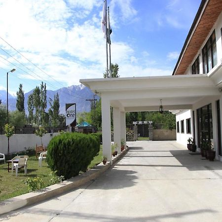 Hotel One Skardu Exterior photo